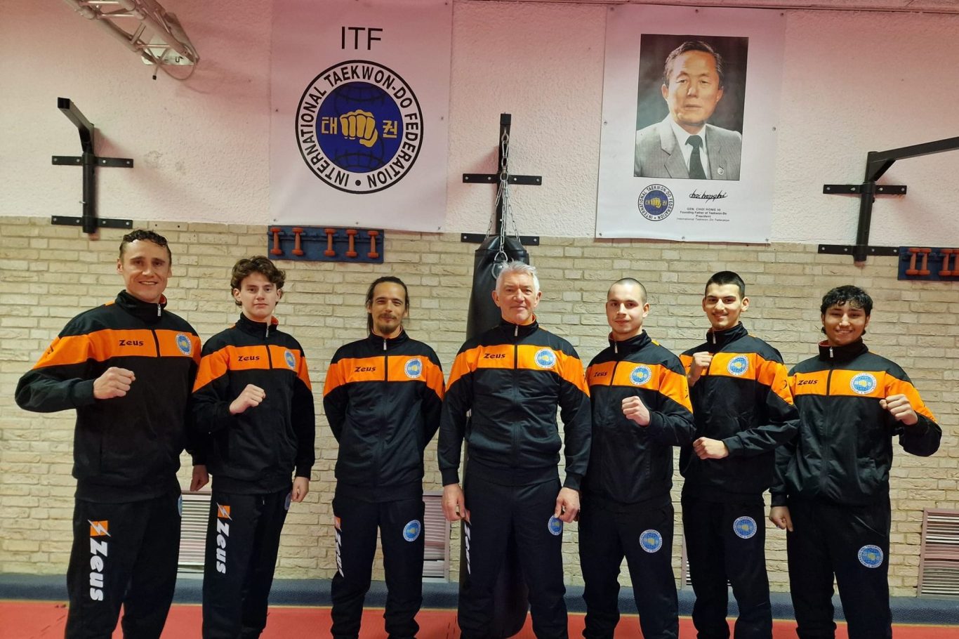 Kumgang delegatie voor de Europese kampioenschappen 2024.